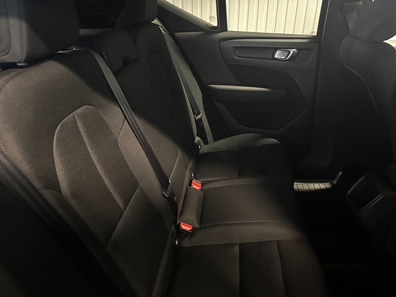 Volvo XC40 11 of 23