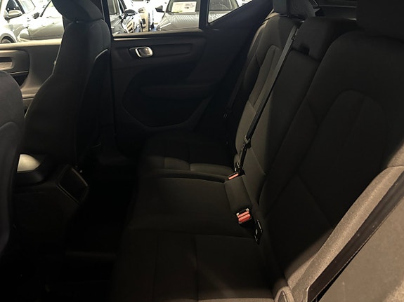 Volvo XC40 10 of 23