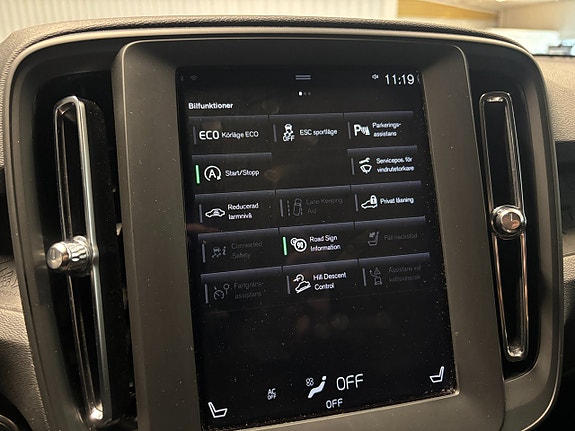 Volvo XC40 16 of 23