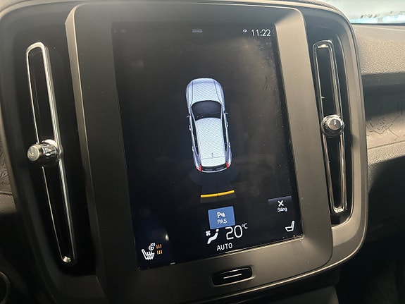 Volvo XC40 13 of 23
