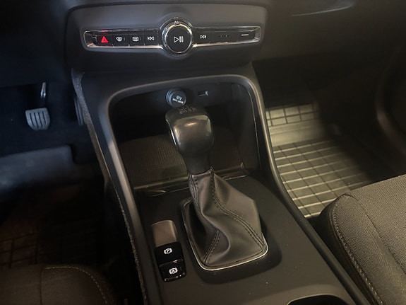 Volvo XC40 12 of 23
