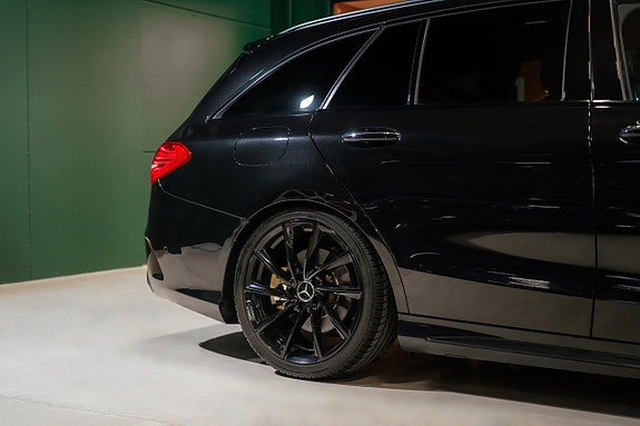 Mercedes-Benz C450 6 of 30
