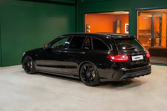 Mercedes-Benz C450 3 of 5