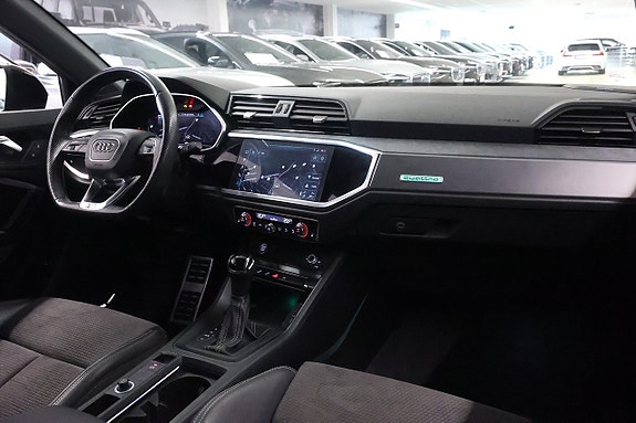 Audi Q3 16 of 25