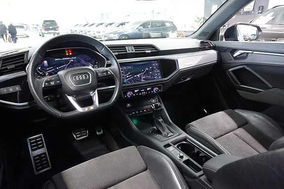 Audi Q3 20 of 25