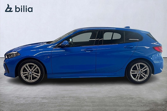 BMW 118i 3 of 5