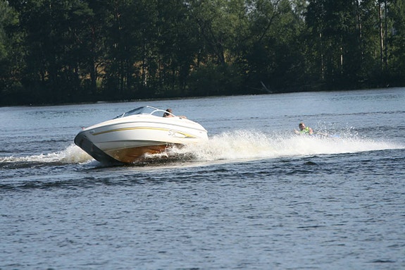 Glastron 175 SX – fin bowrider | Förmedling