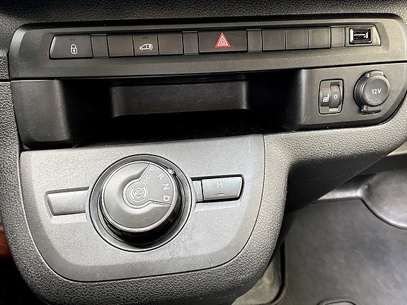 Opel Vivaro 12 of 15