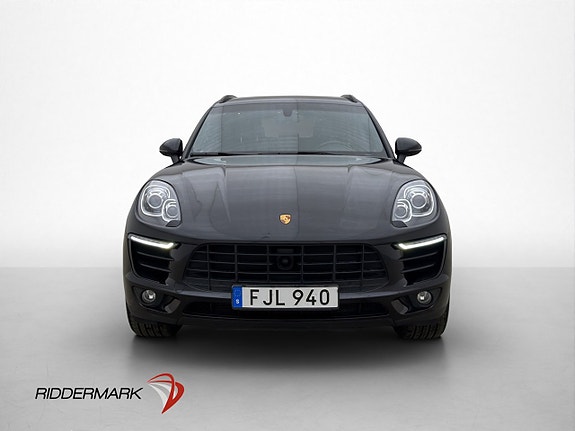 Porsche Macan S 2 of 5
