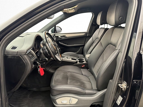 Porsche Macan S 9 of 27