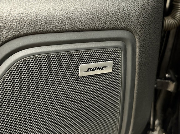 Porsche Macan S 12 of 27