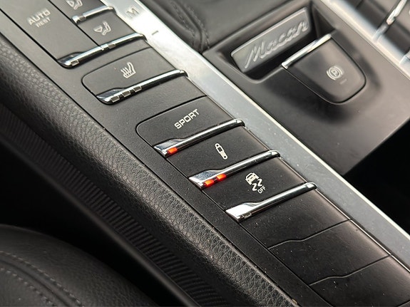 Porsche Macan S 18 of 27