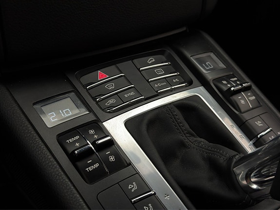 Porsche Macan S 17 of 27