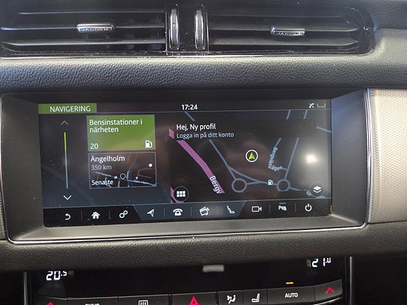 Jaguar XF 19 of 24
