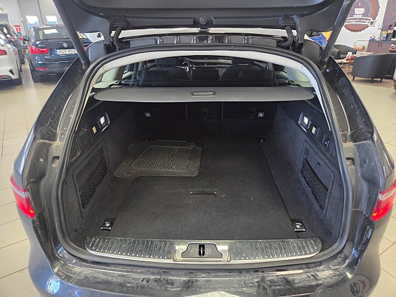 Jaguar XF 9 of 24