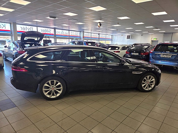 Jaguar XF 11 of 24