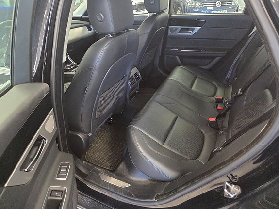 Jaguar XF 5 of 5