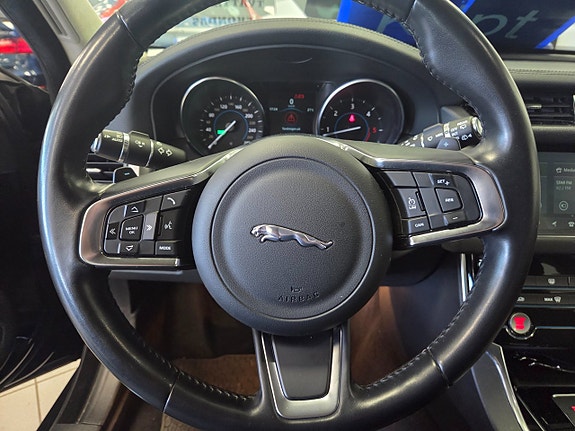 Jaguar XF 17 of 24
