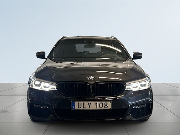 BMW 530d 2 of 5