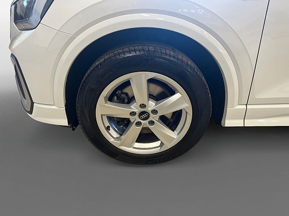 Audi Q2 14 of 15