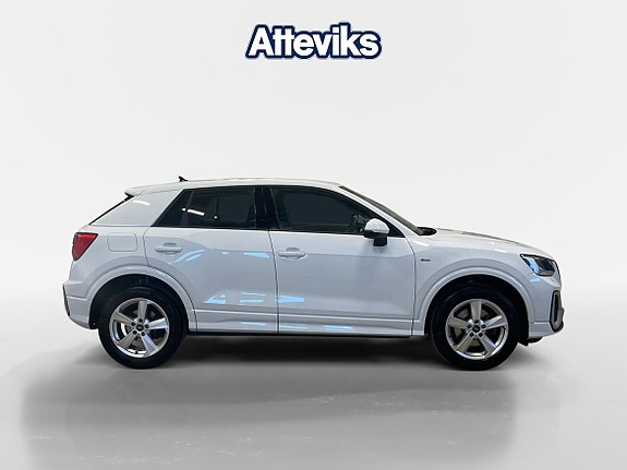 Audi Q2 2 of 5