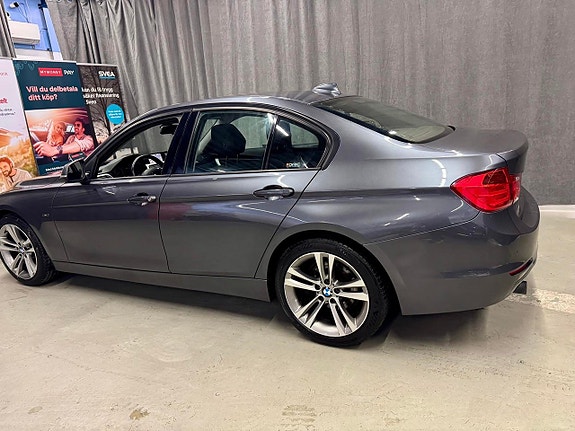 BMW 318d 4 of 5