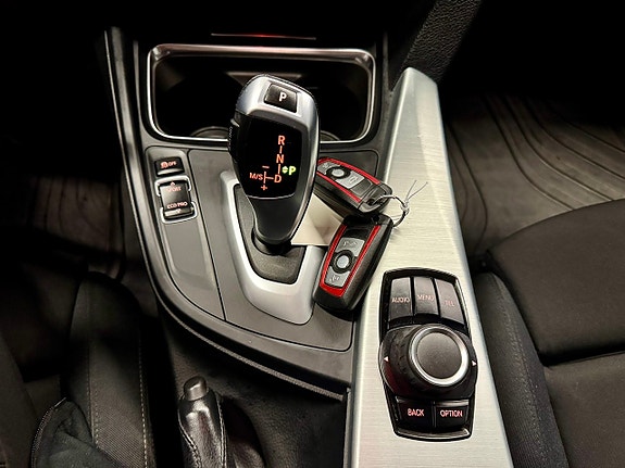 BMW 318d 8 of 11