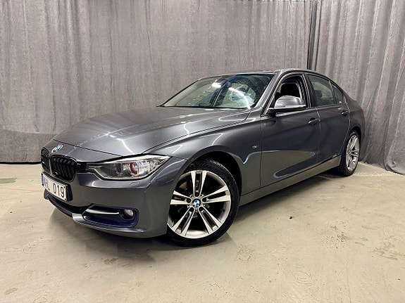 BMW 318d 2 of 5