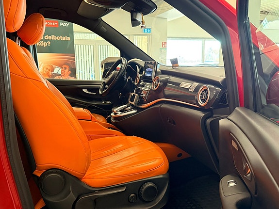 Mercedes-Benz V220 19 of 21