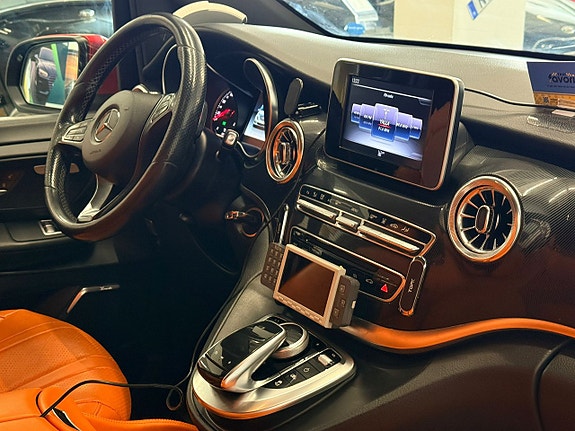 Mercedes-Benz V220 5 of 5
