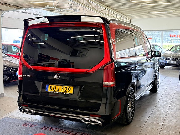 Mercedes-Benz V220 20 of 21