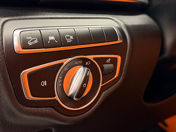 Mercedes-Benz V220 13 of 21