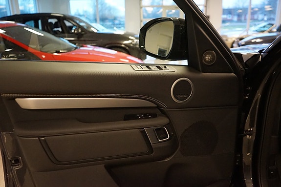Land Rover Discovery 4 of 5