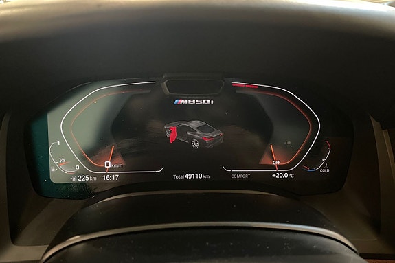 BMW M850i 14 of 18