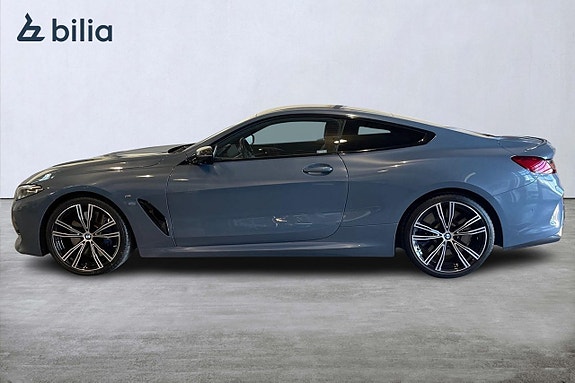 BMW M850i 3 of 5