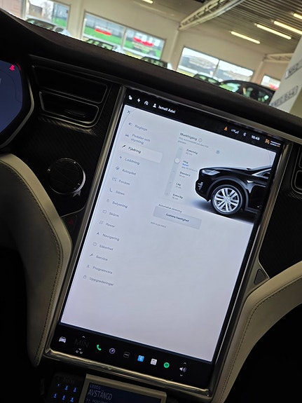 Tesla Model X 11 of 15