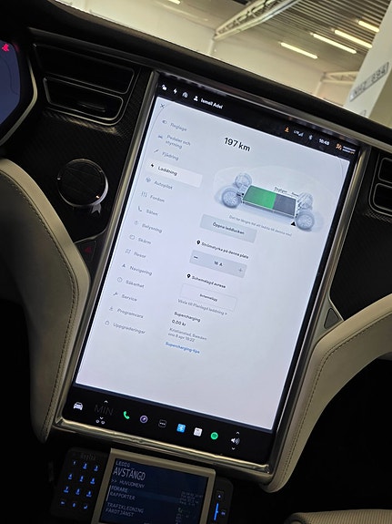 Tesla Model X 10 of 15
