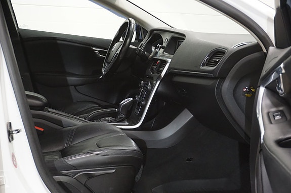 Volvo V40 14 of 27