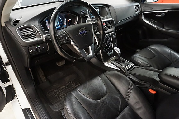 Volvo V40 19 of 27