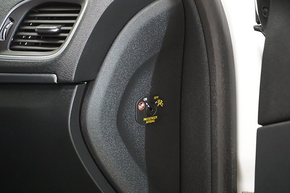 Volvo V40 15 of 27