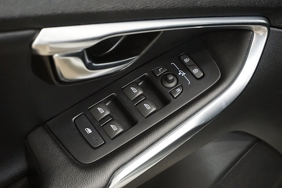 Volvo V40 17 of 27