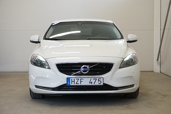 Volvo V40 3 of 5