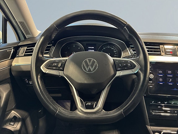 Volkswagen Passat 15 of 22