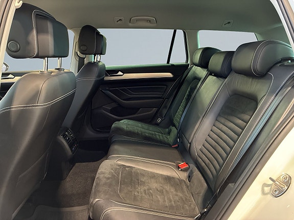 Volkswagen Passat 11 of 22