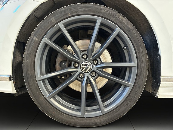 Volkswagen Passat 14 of 22