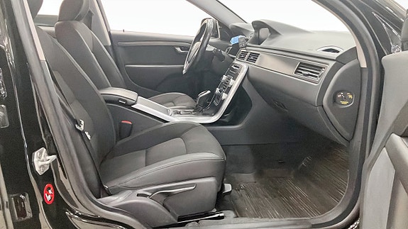 Volvo XC70 3 of 5