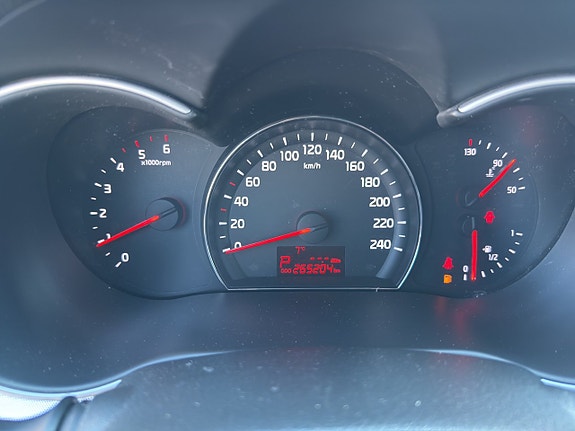 Kia Sorento 16 of 20