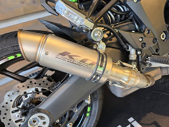 Kawasaki Ninja Z1000 SX 4 of 11