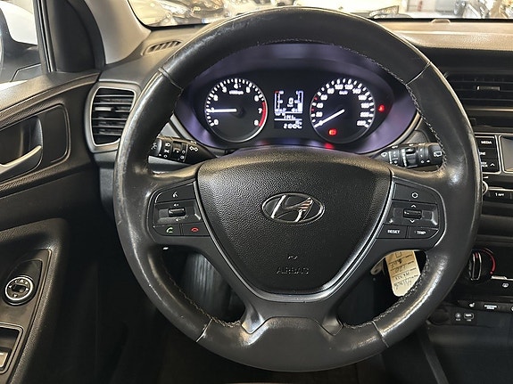 Hyundai i20 12 of 19