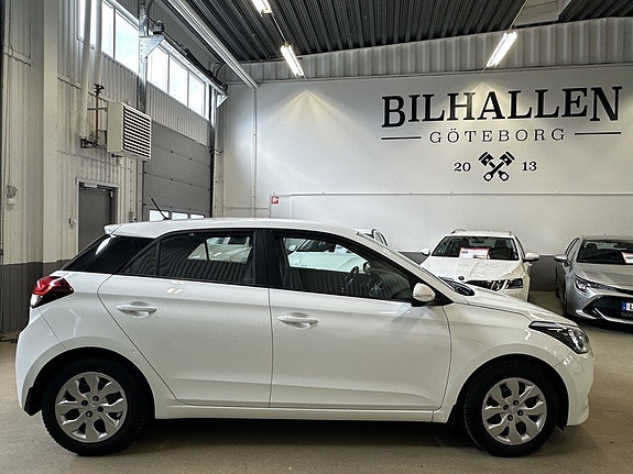 Hyundai i20 3 of 5